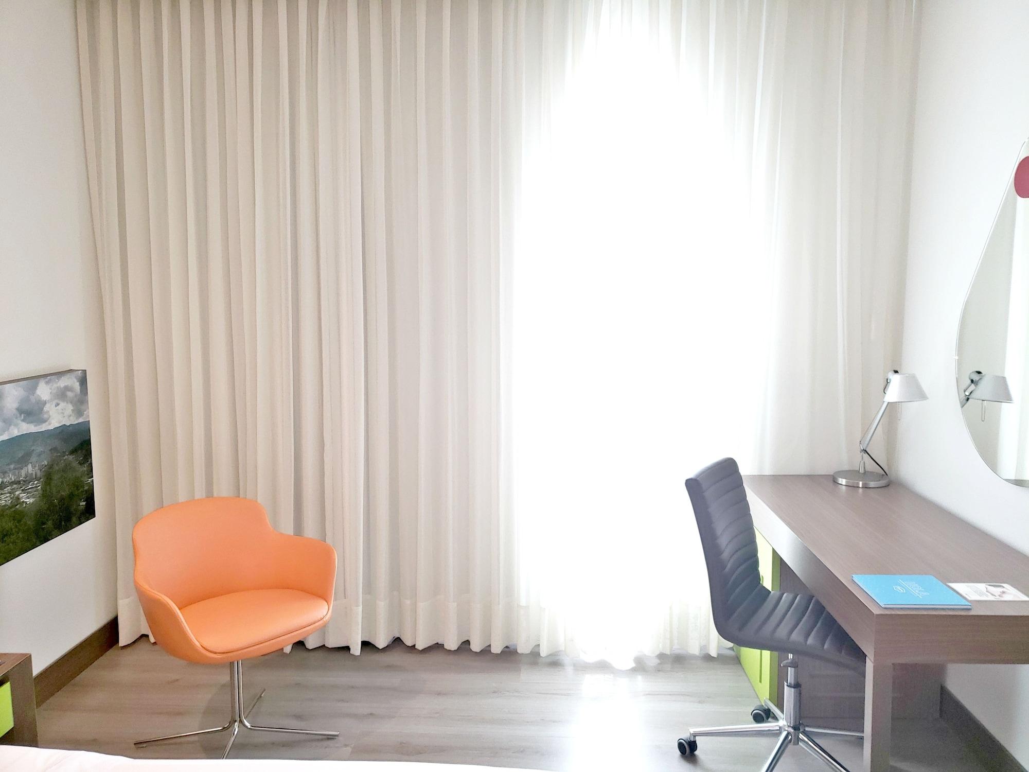 Hotel Hampton By Hilton Yopal Extérieur photo