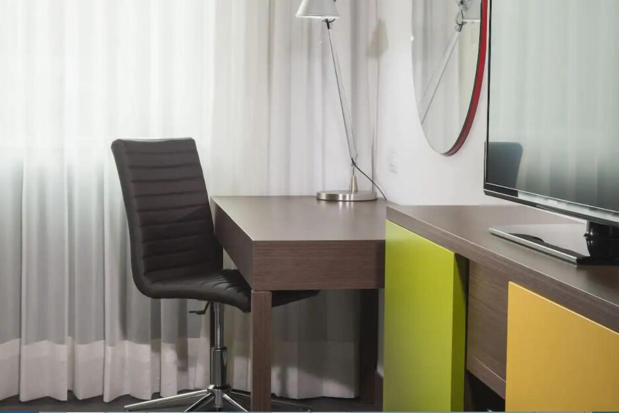 Hotel Hampton By Hilton Yopal Extérieur photo