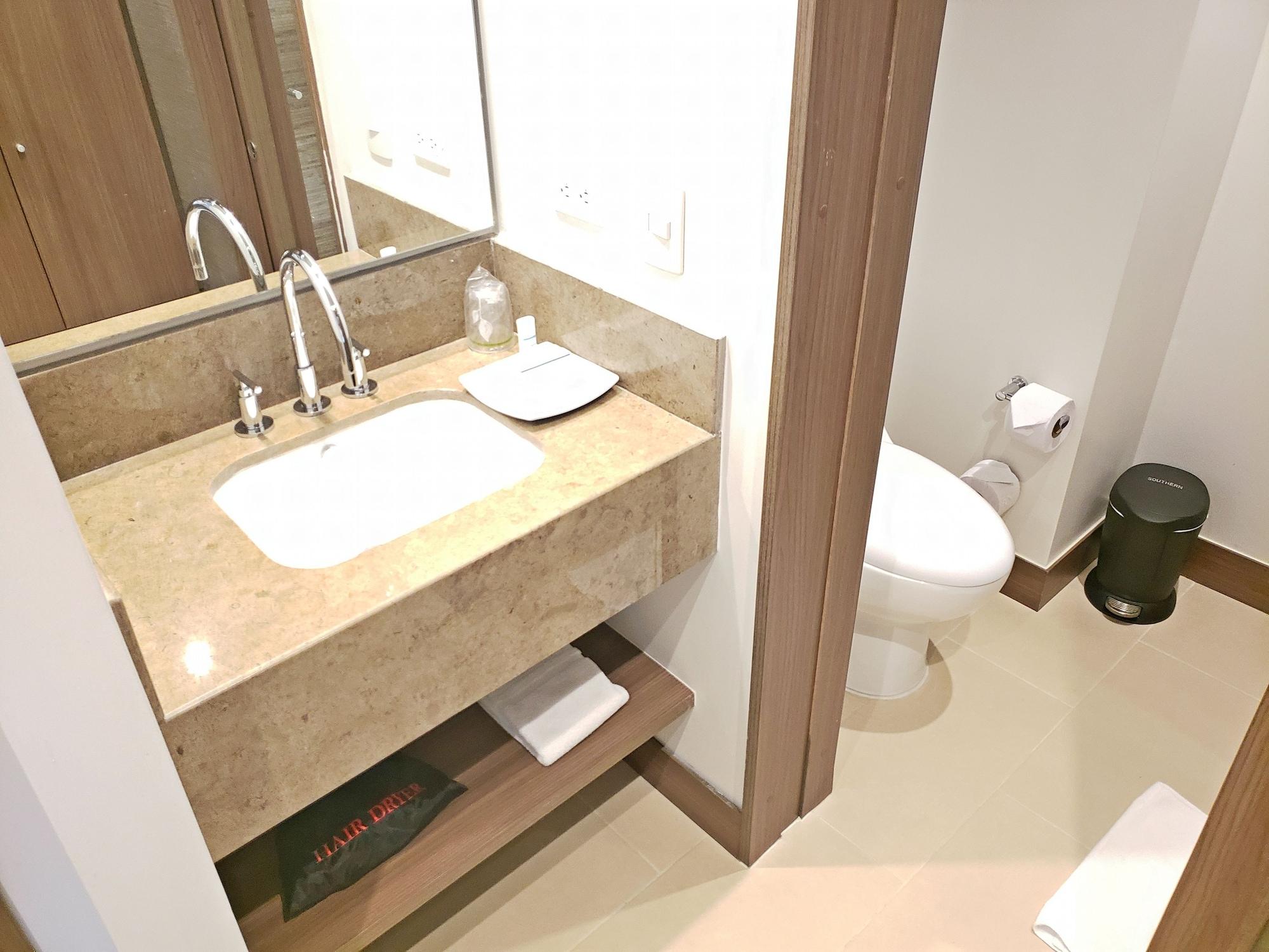 Hotel Hampton By Hilton Yopal Extérieur photo