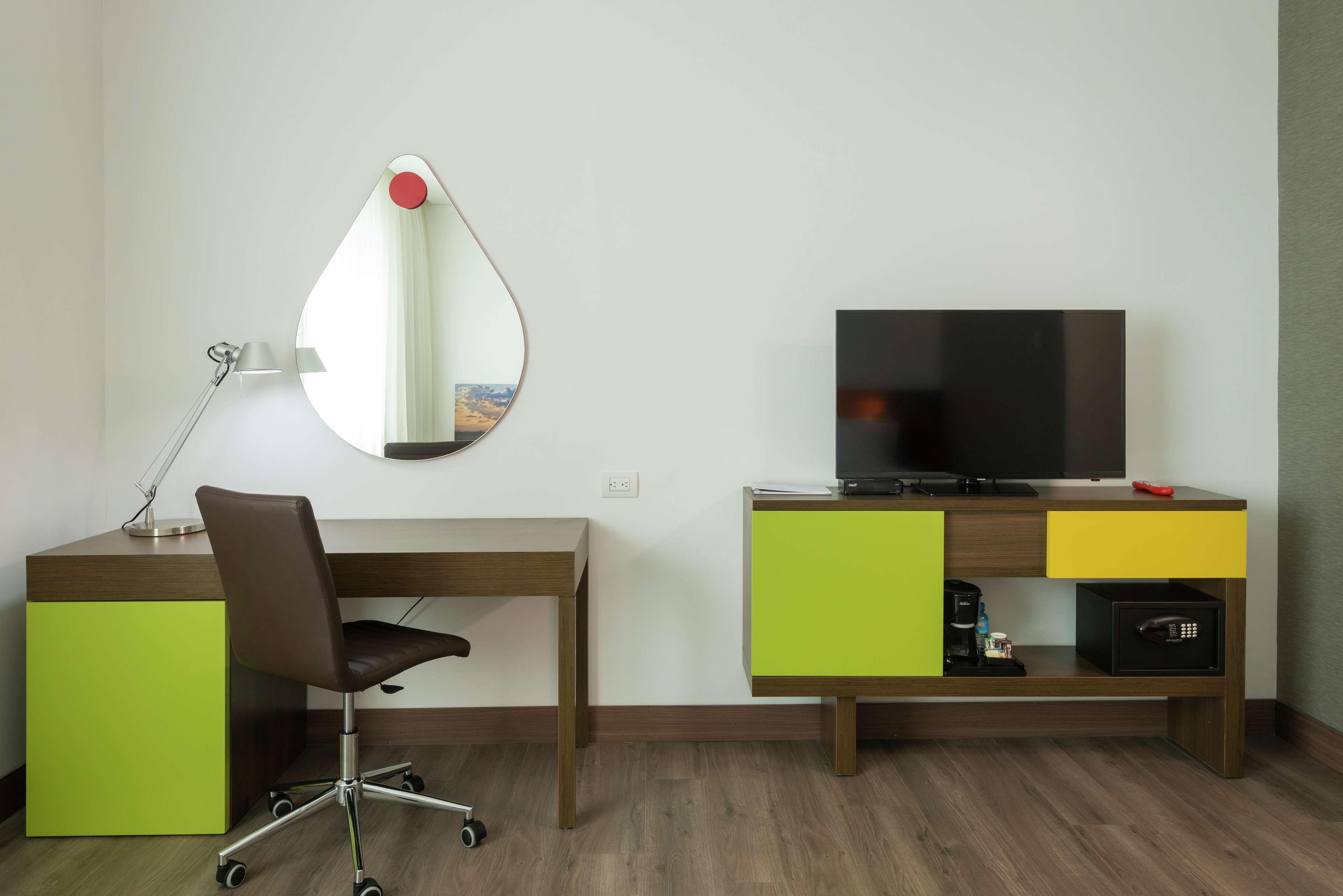 Hotel Hampton By Hilton Yopal Extérieur photo