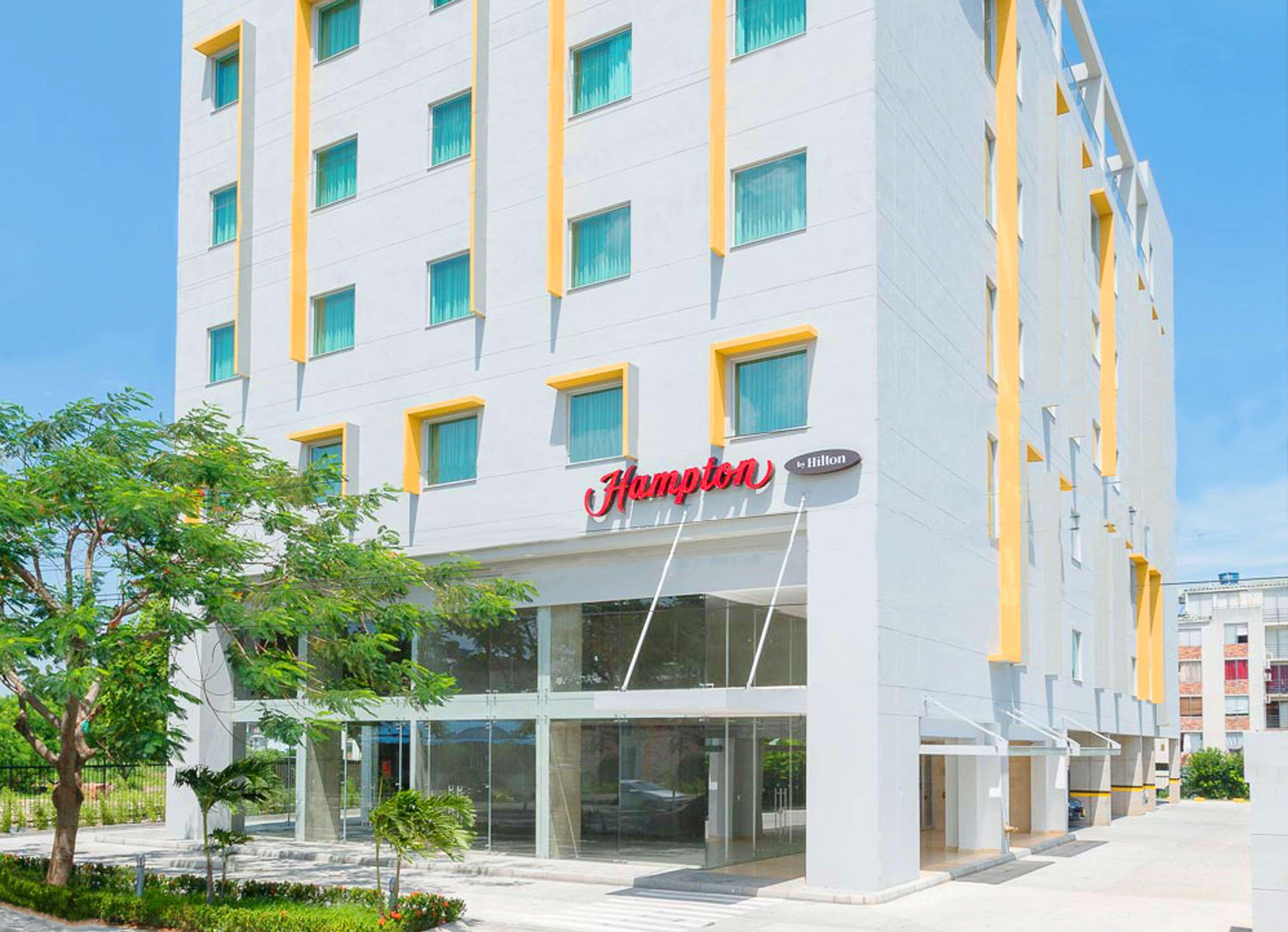 Hotel Hampton By Hilton Yopal Extérieur photo