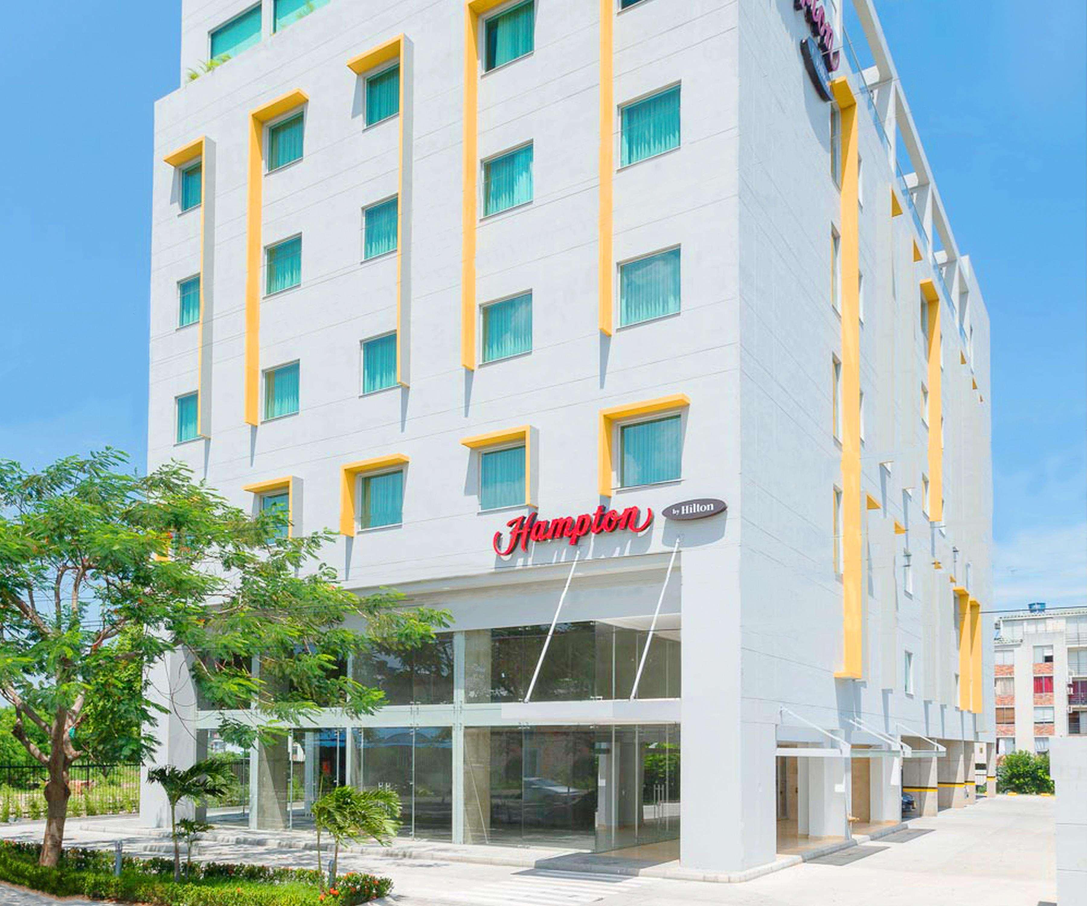 Hotel Hampton By Hilton Yopal Extérieur photo