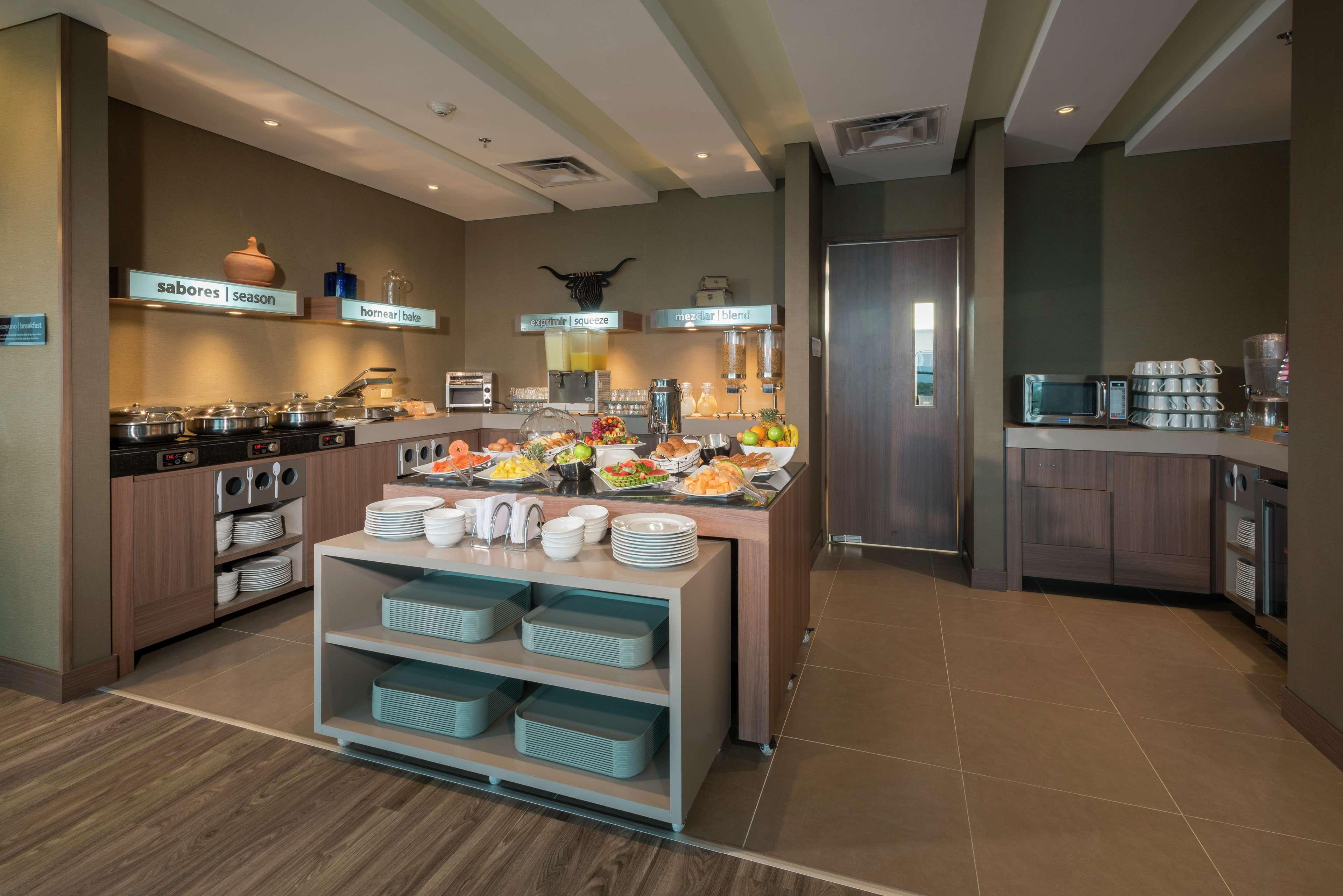 Hotel Hampton By Hilton Yopal Extérieur photo