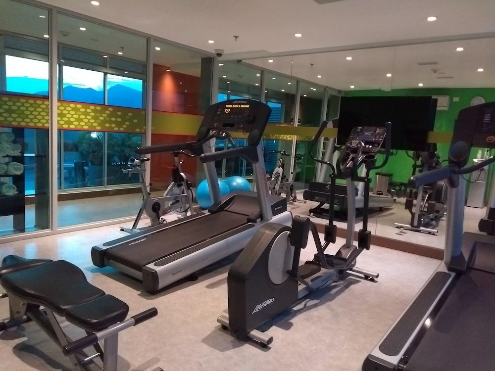 Hotel Hampton By Hilton Yopal Extérieur photo