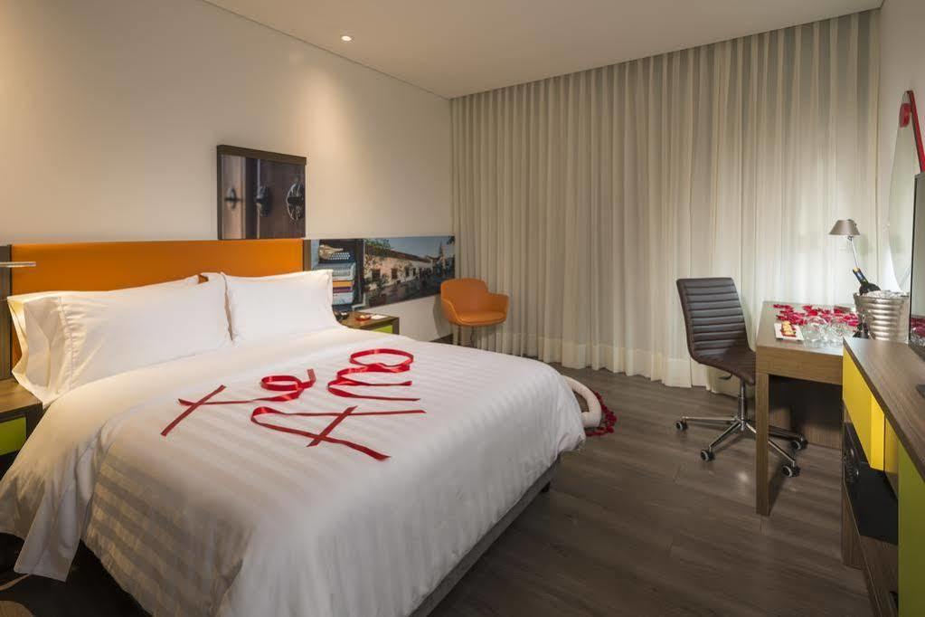 Hotel Hampton By Hilton Yopal Extérieur photo