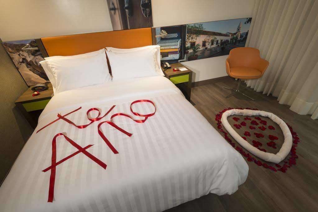 Hotel Hampton By Hilton Yopal Extérieur photo